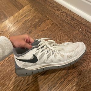 Nike tennis shoes - size 9 women’s